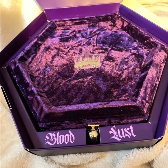 •SOLD• NIB Jeffree Star Blood Lust Palette - Picture 2 of 3